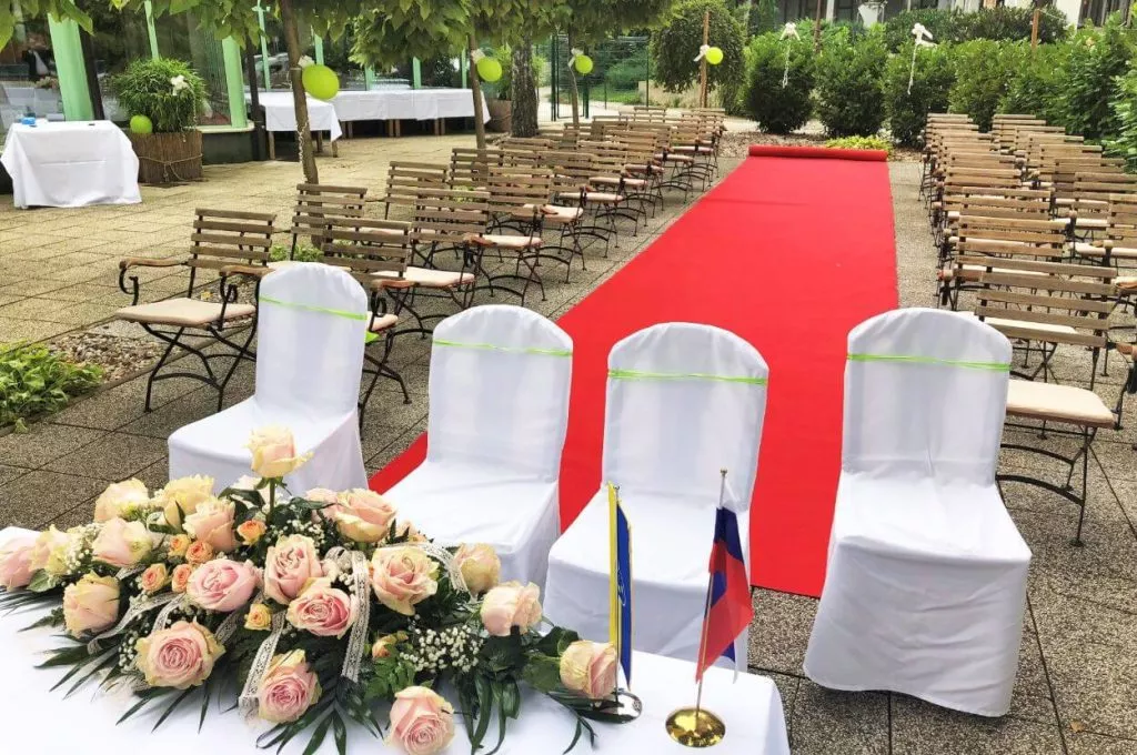 Prostor pripravljen za poročni obred